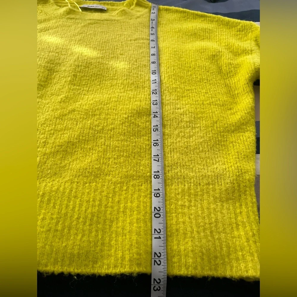 VGUC Zara Women’s Crewneck Sweater in Yellow - Sz Medium